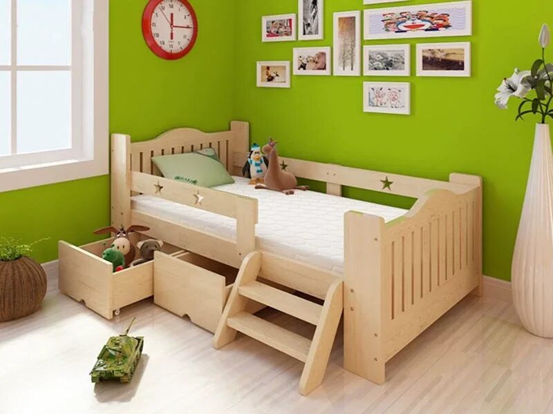 Детские кровати от 2 лет с бортиками. Кровать для детей. Кровати для детей от 2 лет. Детские кровати из массива дерева. Кровать детская деревянная.