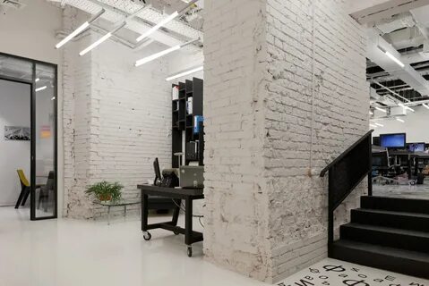 Архитектор белой стены