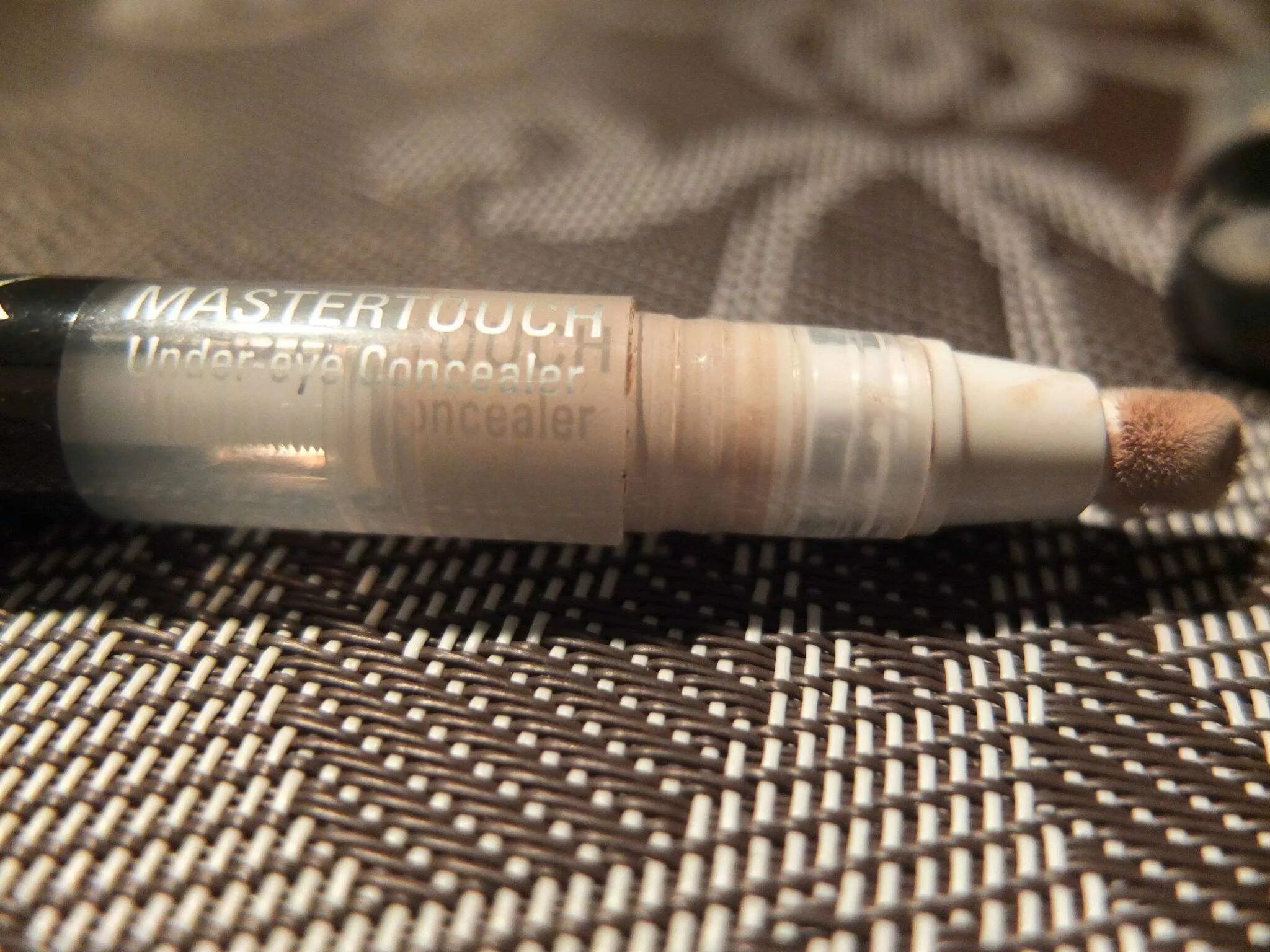 Консилер max. Max factor mastertouch 303 ivory. max factor корректор mastertouch concealer. консилер макс фактор 303 ivory.