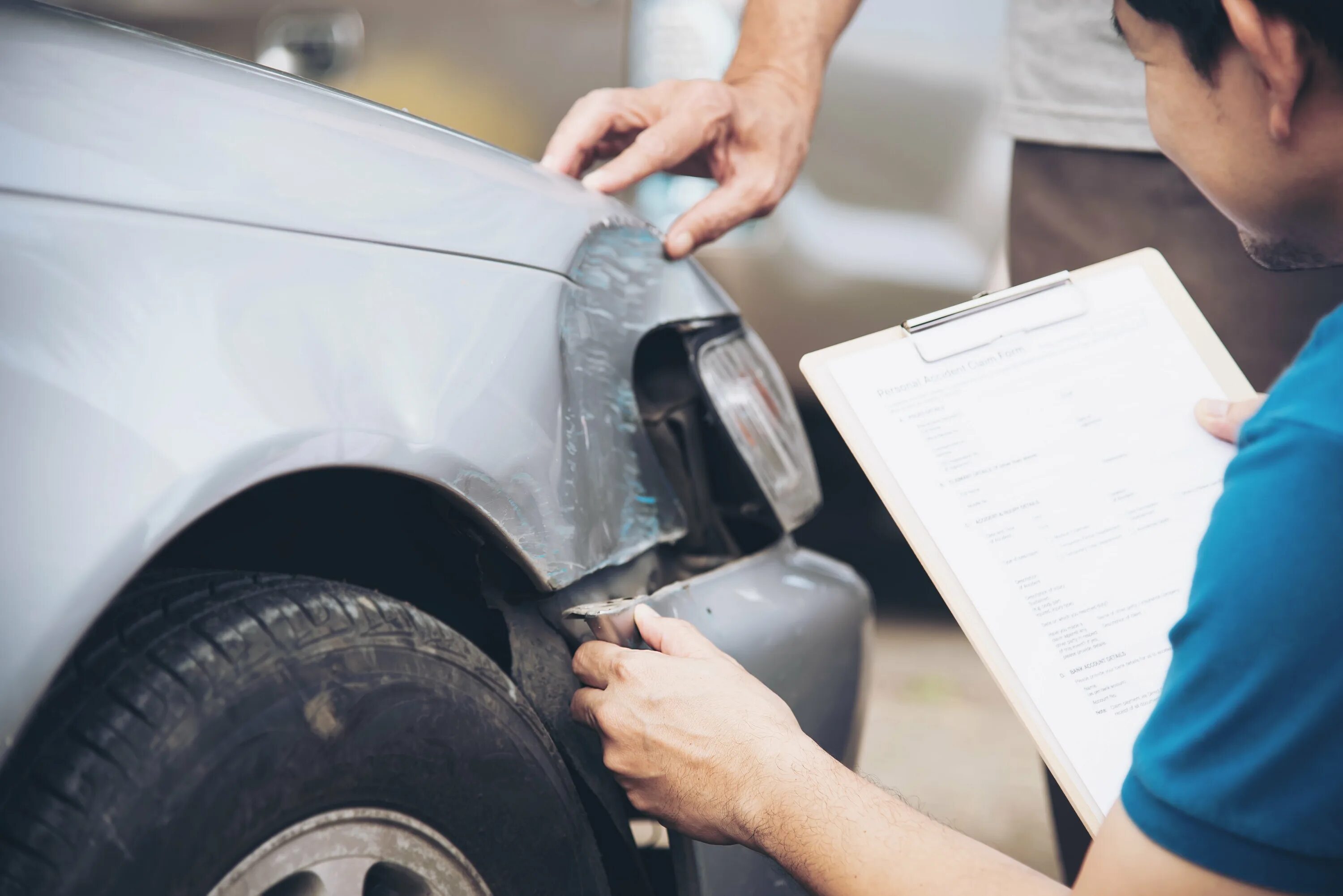 Купил машину она оказалась. Автомобиль после ДТП. Автоюрист мошенник. Car insurance. Автоюрист обманул водителя.