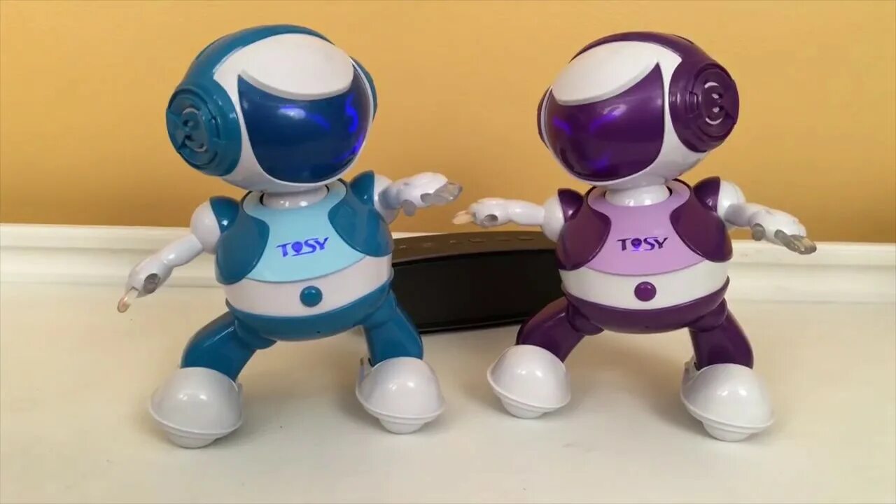 Как поет робот. Tosy робот. танцующий робот. робот диско. robo beats танцующий.