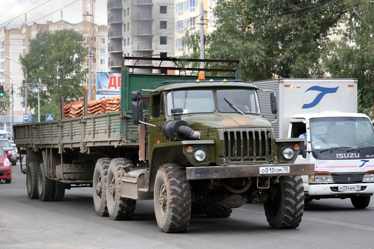 Весел урал. Урал-4420 военный. Урал 4420 седельный тягач. Урал 44202 бензовоз. Урал-4420-10.