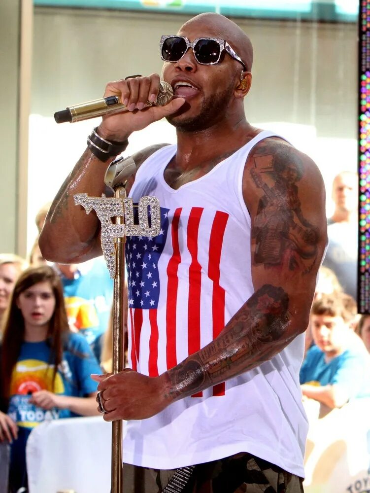 Florida round. Флорида репер. Flo Rida 2011. Фло Райда сейчас. Фло.