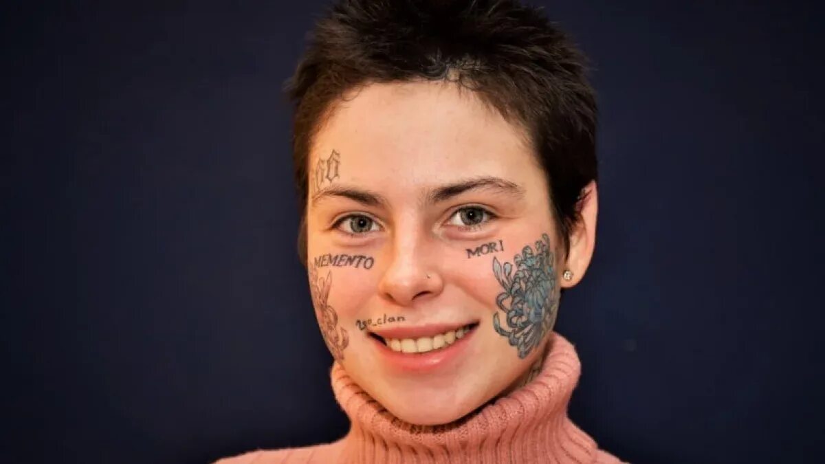 Фейс храм. Полина фейс. полина моругина. полина face моругина. полина face моругина собака.