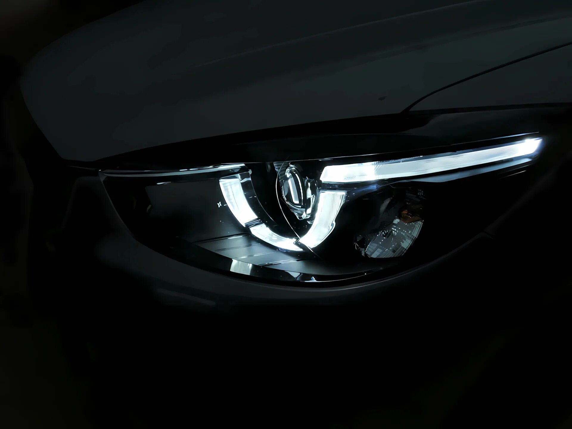 Фара мазда cx5. Mazda CX 5 led фары. Лед фары Мазда СХ-5. ДХО Mazda cx5 2019. Ходовые огни Мазда сх5.