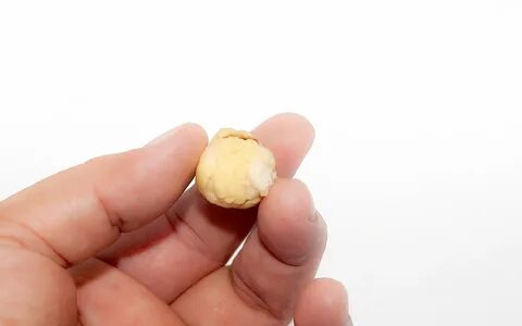 Маленький круглый комочек из мякиша 5 букв