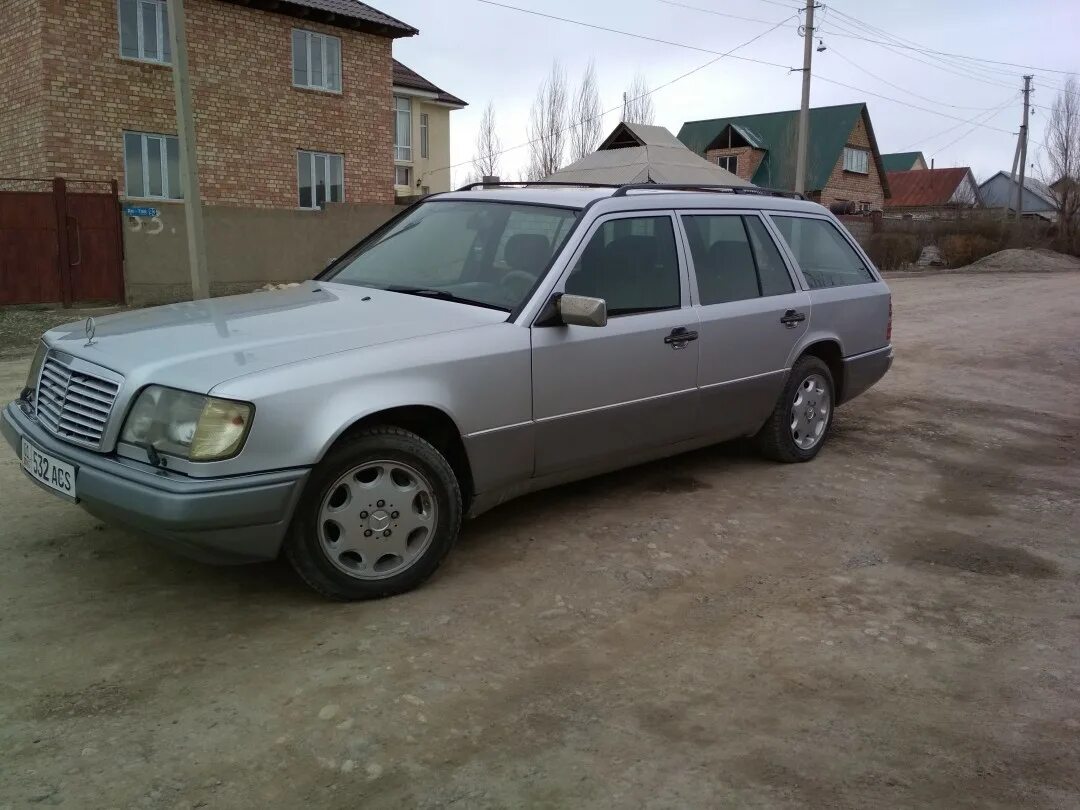 Мерседес 124 универсал. Мерседес w124 универсал. W124 универсал. Мерседес 124 кузов универсал.