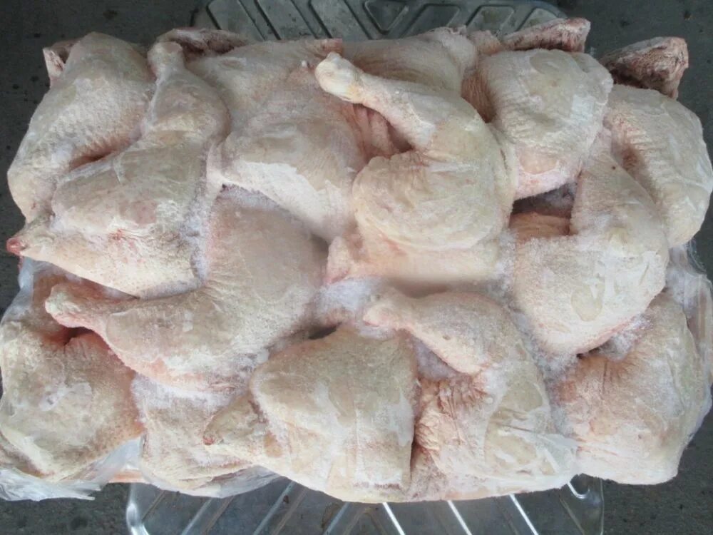 Вес окорочка куриного. Окорок куриный вес. Пятерочка окорочка куриные. Окорочка свежемороженые. Окорочка куриные бразилия коробка.
