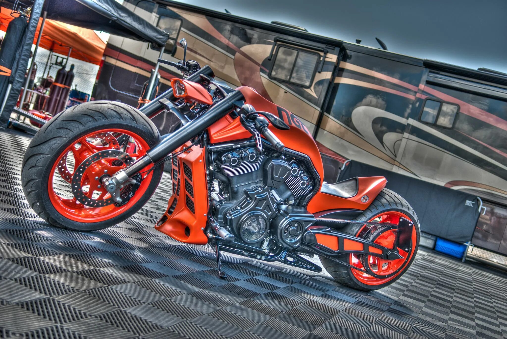 Customs limited. Harley VROD NGT no limit Custom. Кастом СТРИТБАЙК. Стрит байки Custom. V Rod Custom.