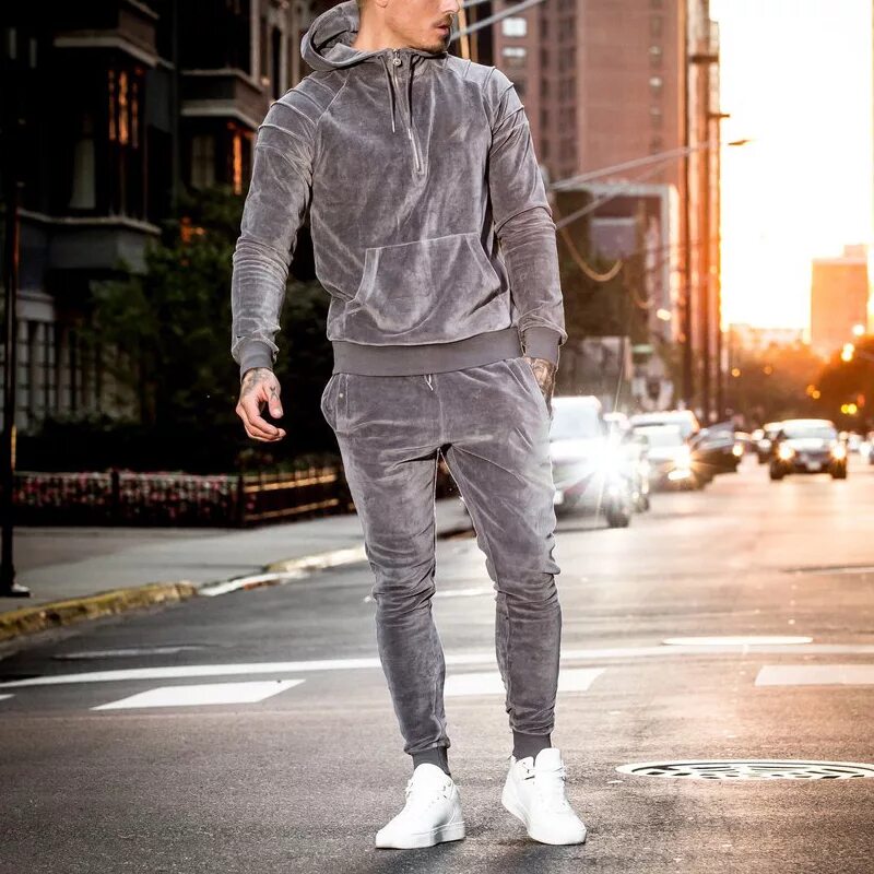 Вб одежда мужская. Nike Velour Tracksuit men. Adidas Velour Tracksuit. Стильные спортивные костюмы мужские. Крутые спортивные костюмы.