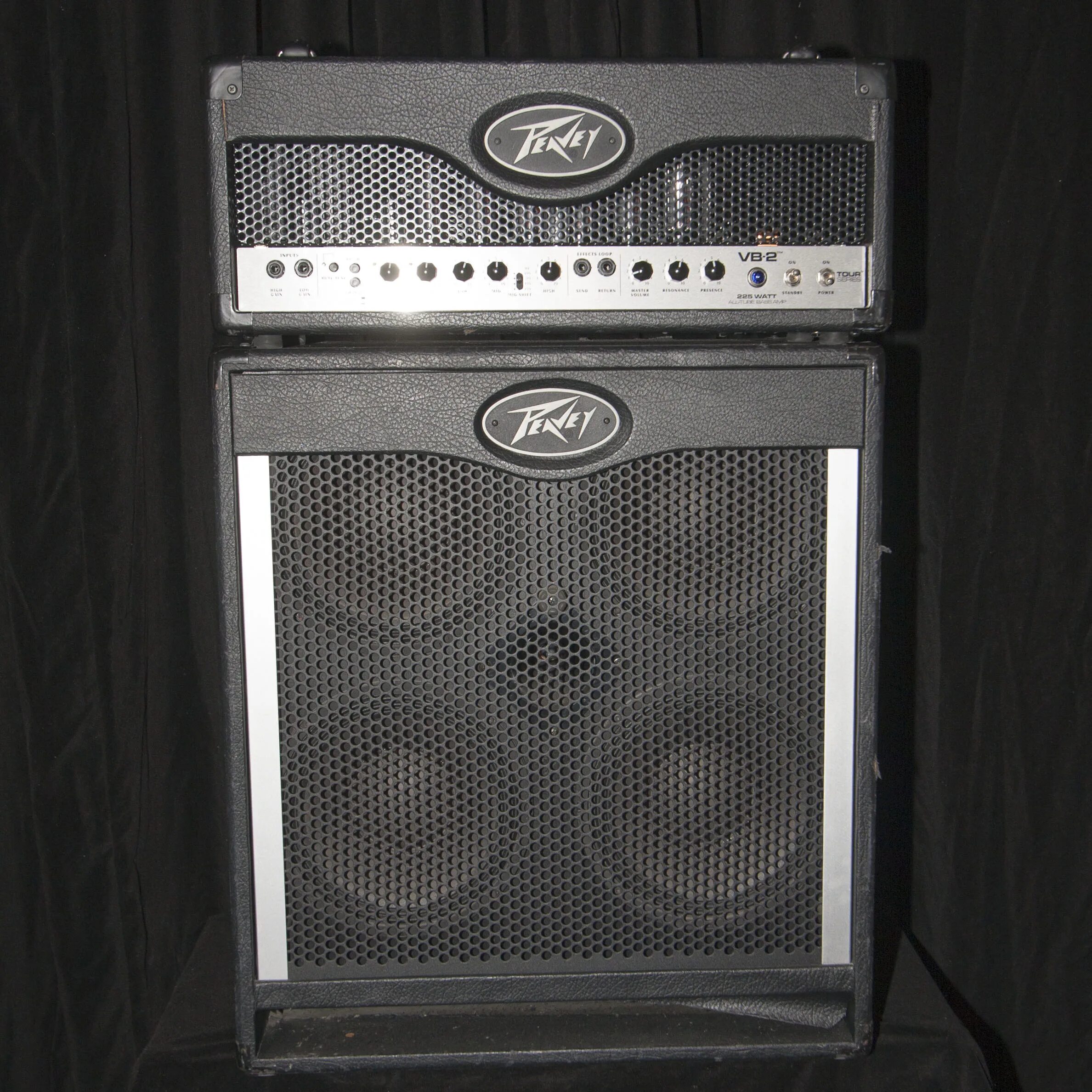 Bubago bass. Peavey 400bh. Peavey 2 15 sub. Peavey Dyna Bass.