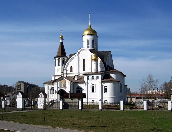 Храм казанской иконы божией матери в реутове. Реутовский храм Казанской Божьей. Храм Казанской иконы Божией матери в Реутово. Казанская Церковь (Реутов). Реутов Церковь иконы Божией матери.