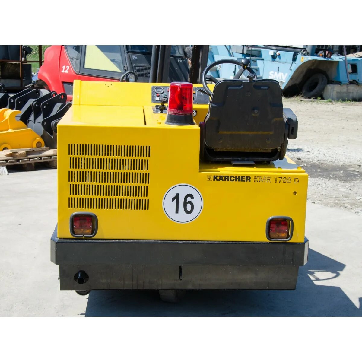 D 1700. Подметальная машина Hako Jonas 1700d. Подметально машина Karcher KMR 1000t как завести.