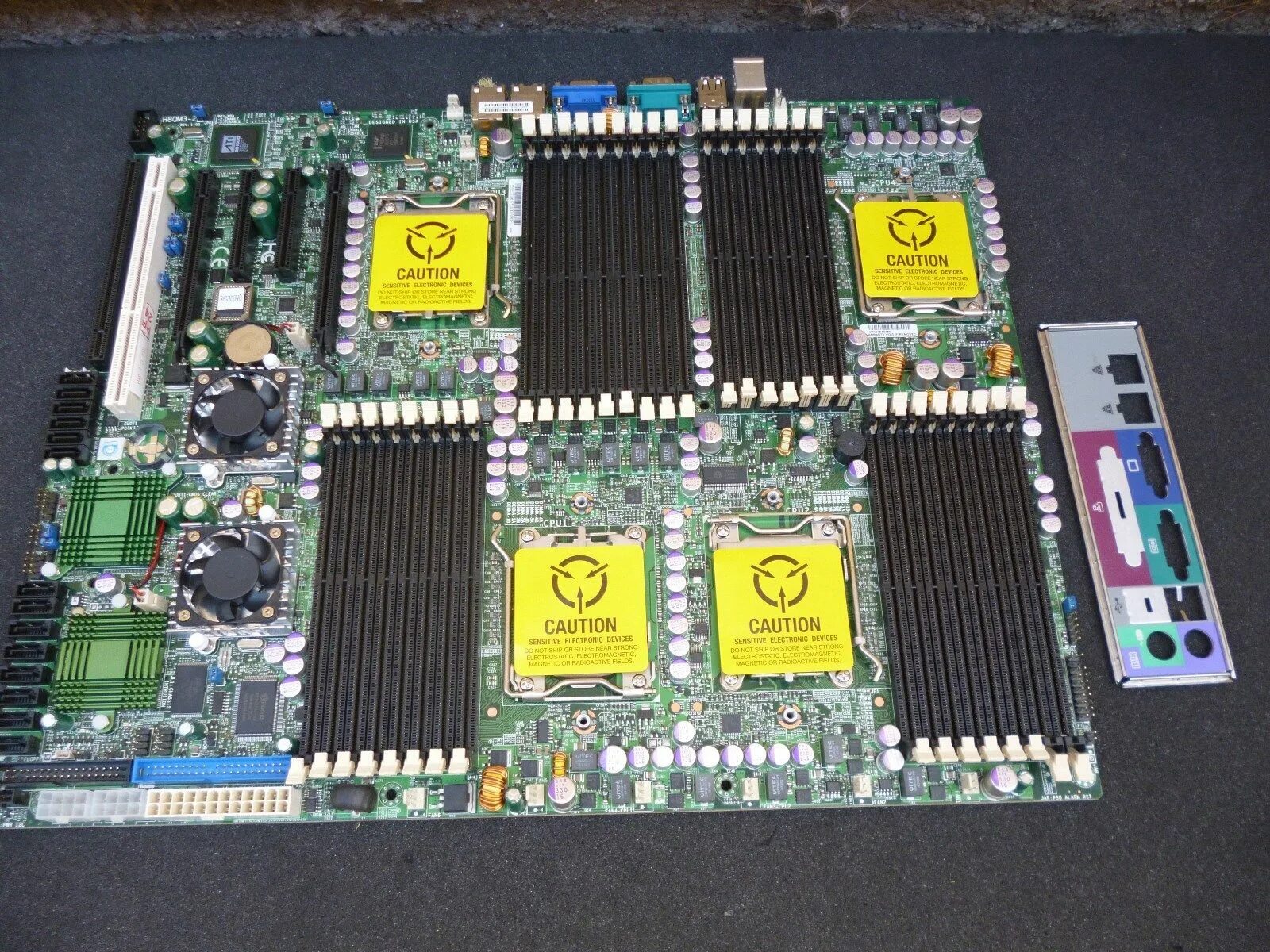 Quad сокет. Supermicro h8qm3-2. супермикро материнские платы на 4 процессора. 1207 сокет. 1207 socket f.