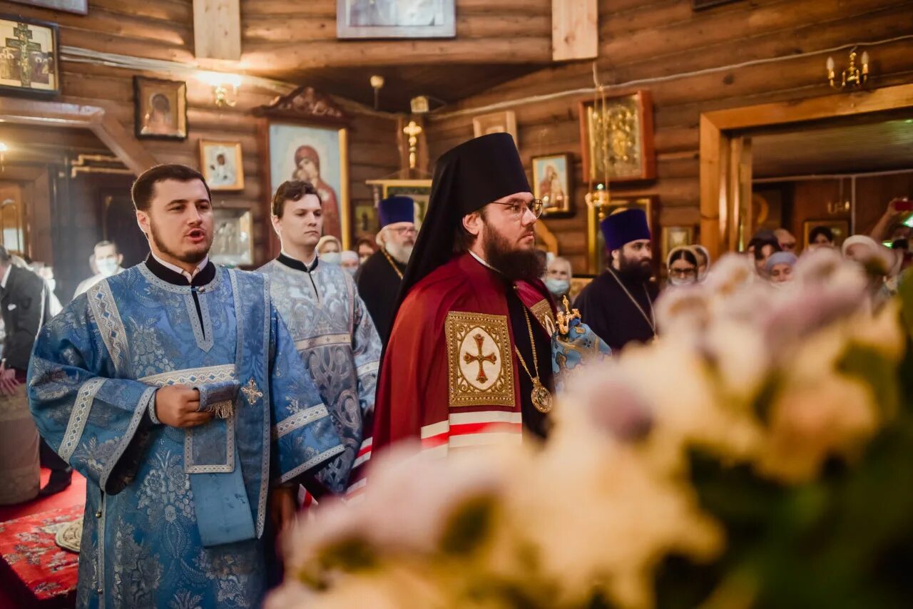 новый храм в чертаново. расписание служб в храме живоначальной троицы в чертаново. храм на днепропетровской улице в чертаново. храм троицы чертаново расписание. храм троицы чертаново расписание.