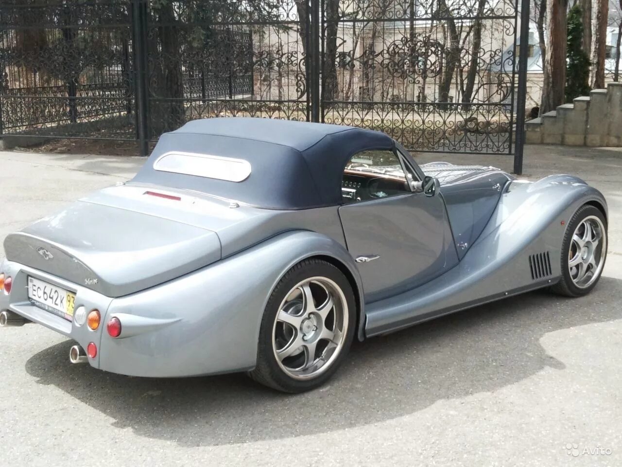 Купить машину за 50 тысяч. Morgan Aero 8. Morgan Aero 8 2008. Эксклюзивные автомобили. Машина за 1000.