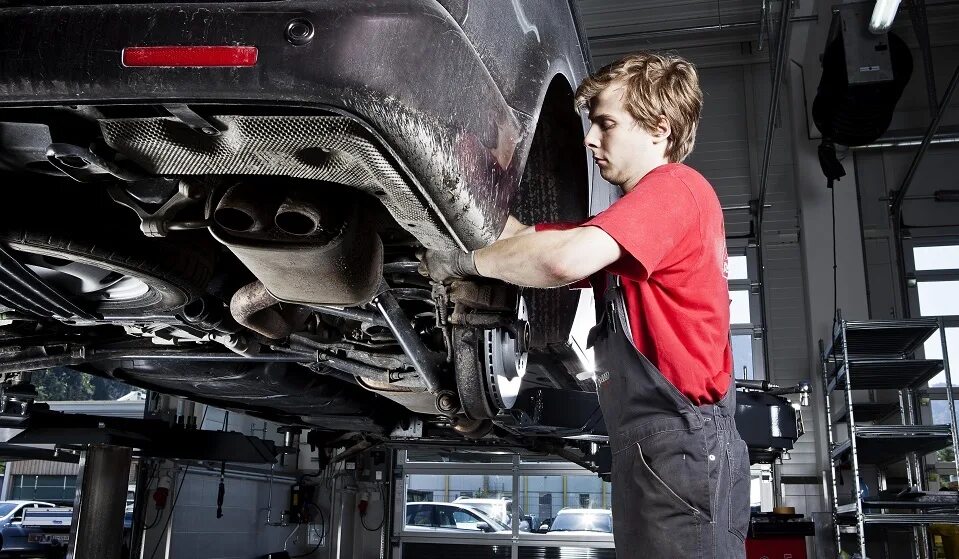 Дмитрий бикетов тольятти. Лада сервис официальные дилеры. Автослесарь кирилл. Чернышев владислав. Автомеханик тольятти.