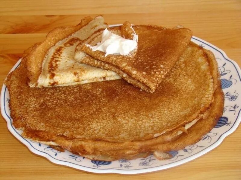 Блины со сгущенным молоком. Блины кефир сметана. Вкусные блины. Тонкие блинчики на молоке. Блины на кефире.
