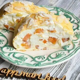 Рулет с персиками