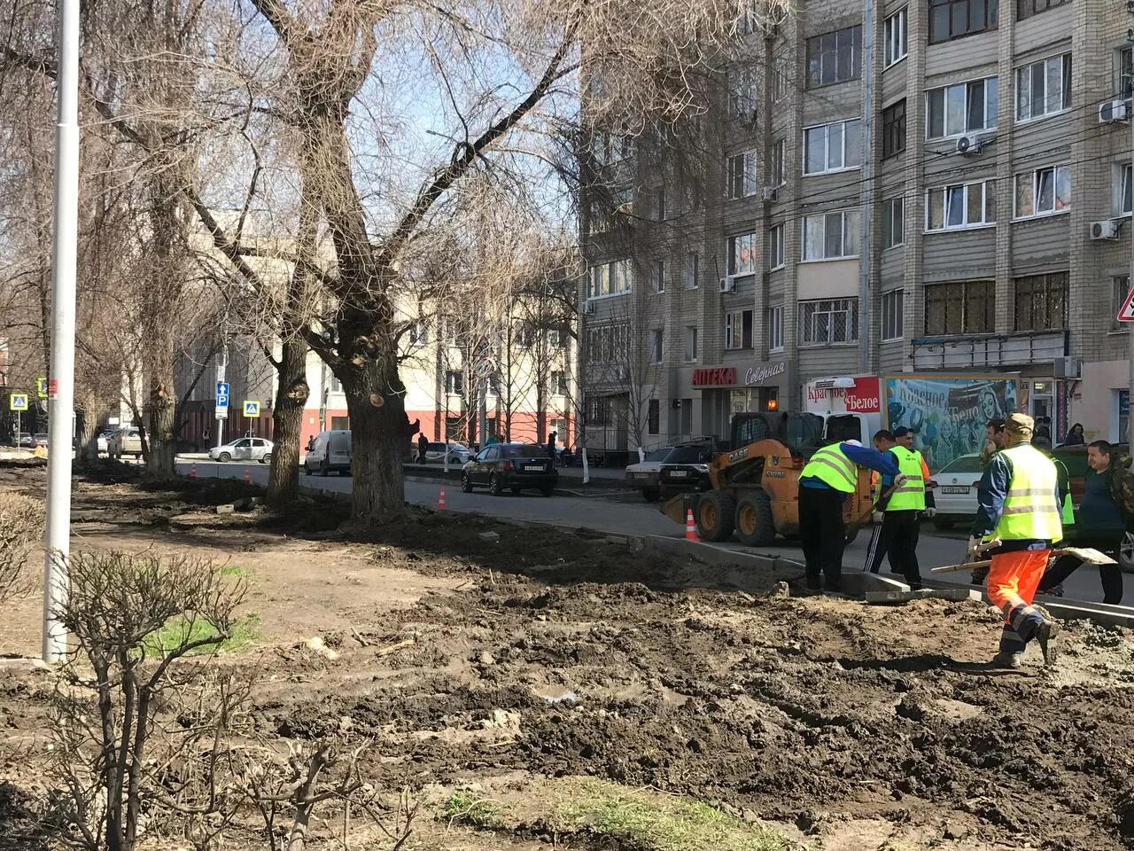 Давление саратов сегодня. Улица Рахова Саратов. Рахова Московская Саратов сквер. В Саратове реконструируют Рахова. Рахова 154.