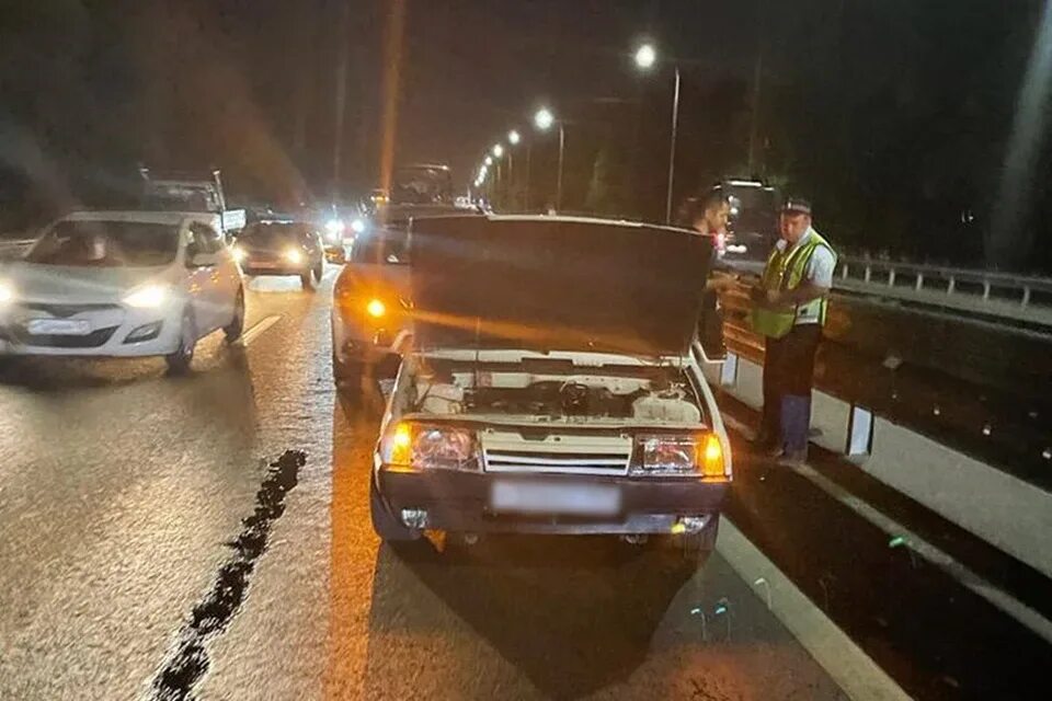 Дтп м4 дон самарская ростовская область. Трасса м4 дон. М4 дон что случилось. Авария на трассе м4 дон в ростовской. Девушка на трассе.