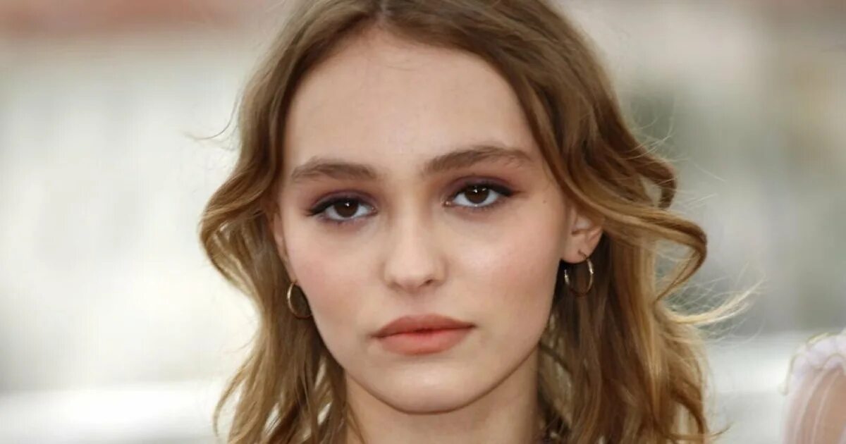 Rose depp freak. Роуз депп. lily rose depp.