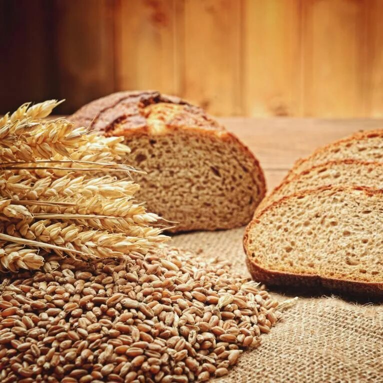 Хлеб с пшеничным солодом. Хлеб. Хлеб пшеница. Хлебобулочные изделия из пшеницы. Колосья хлеба.