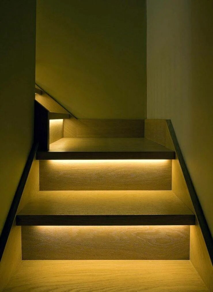 Свет лестница. Освещение лестницы. Подсветка ступеней. Подсветка лестницы на ступенях. Подсветка ступенек на лестнице.