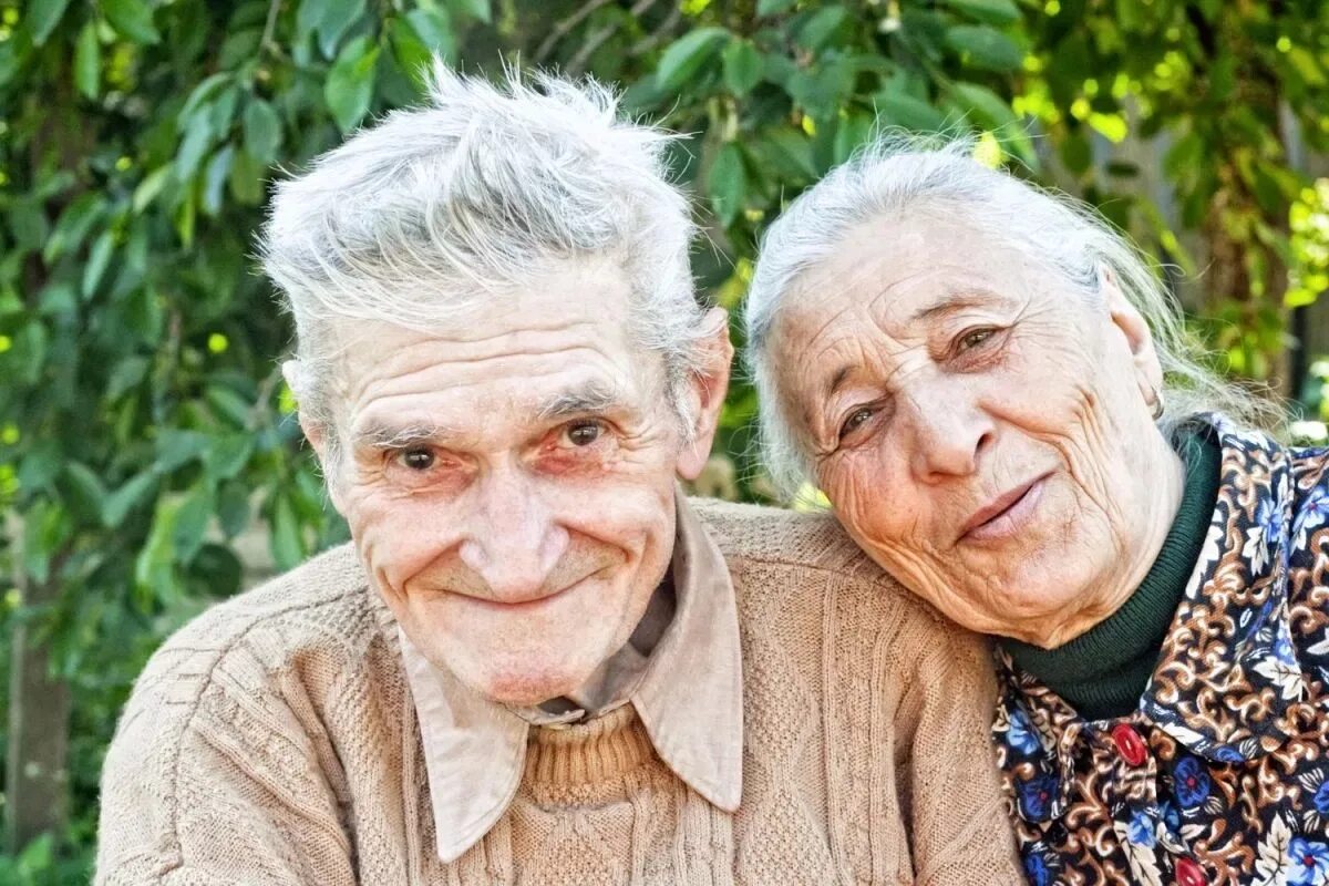 Бабушка и дедушка. Старый человек. Пожилые люди. Старенькие бабушки и дедушки. Название старых людей