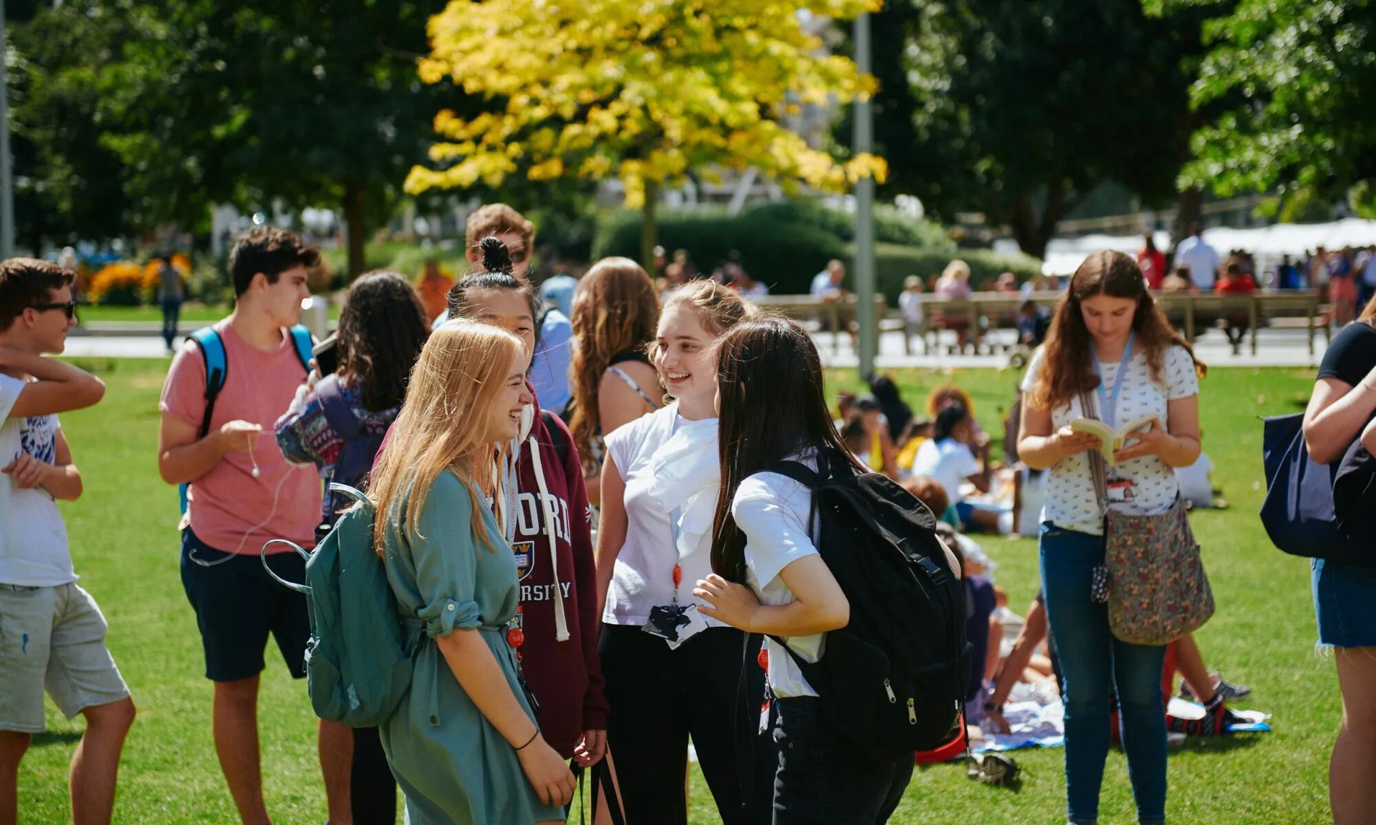 Школа Кингс в Лондоне. Летняя школа. Летняя школа Summer School. Школа летом.