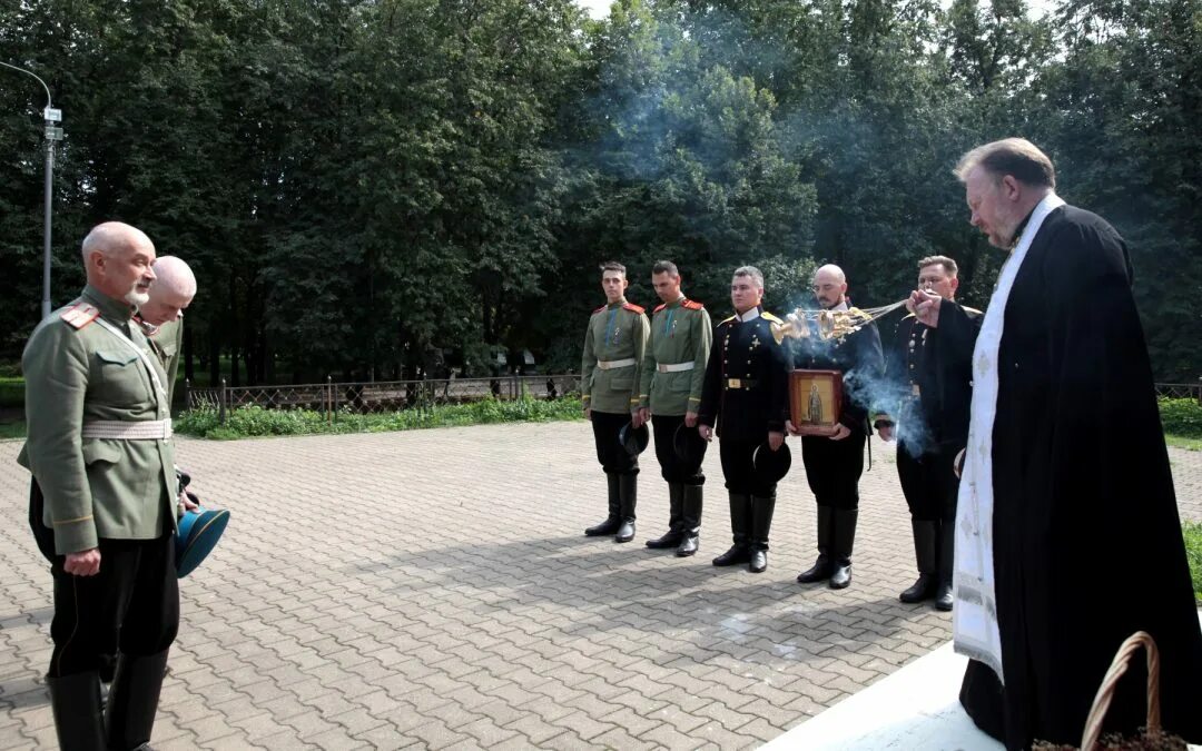 морское собрание спб орлов. прощание сегодня в москве. 24 января поминовение казаков погибших. панихида состоится. отпевание в свято михайловском соборе.