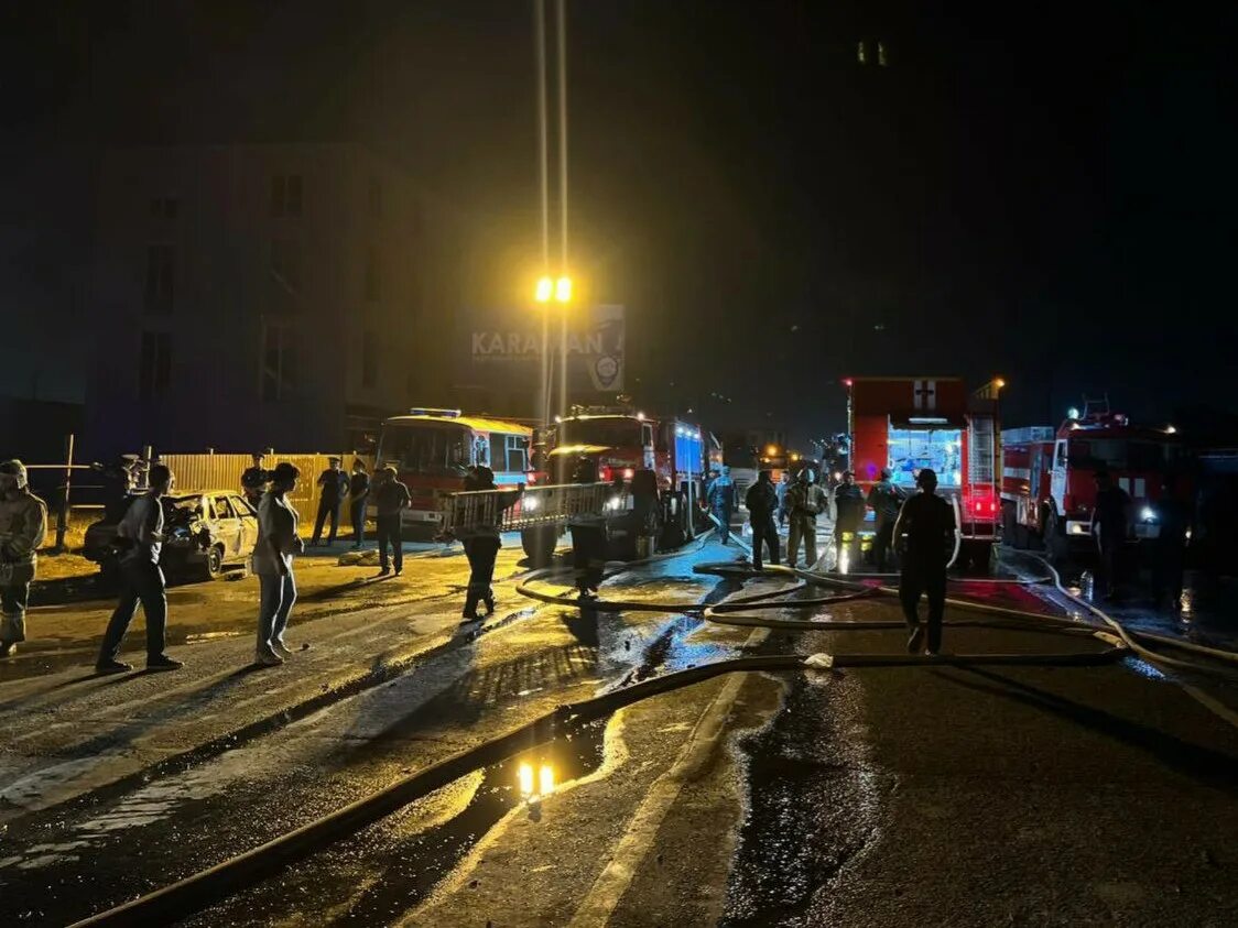 Пожар на заправке в Махачкале. Авария в Махачкале на бензоколонке. День траура в россии теракта в крокус