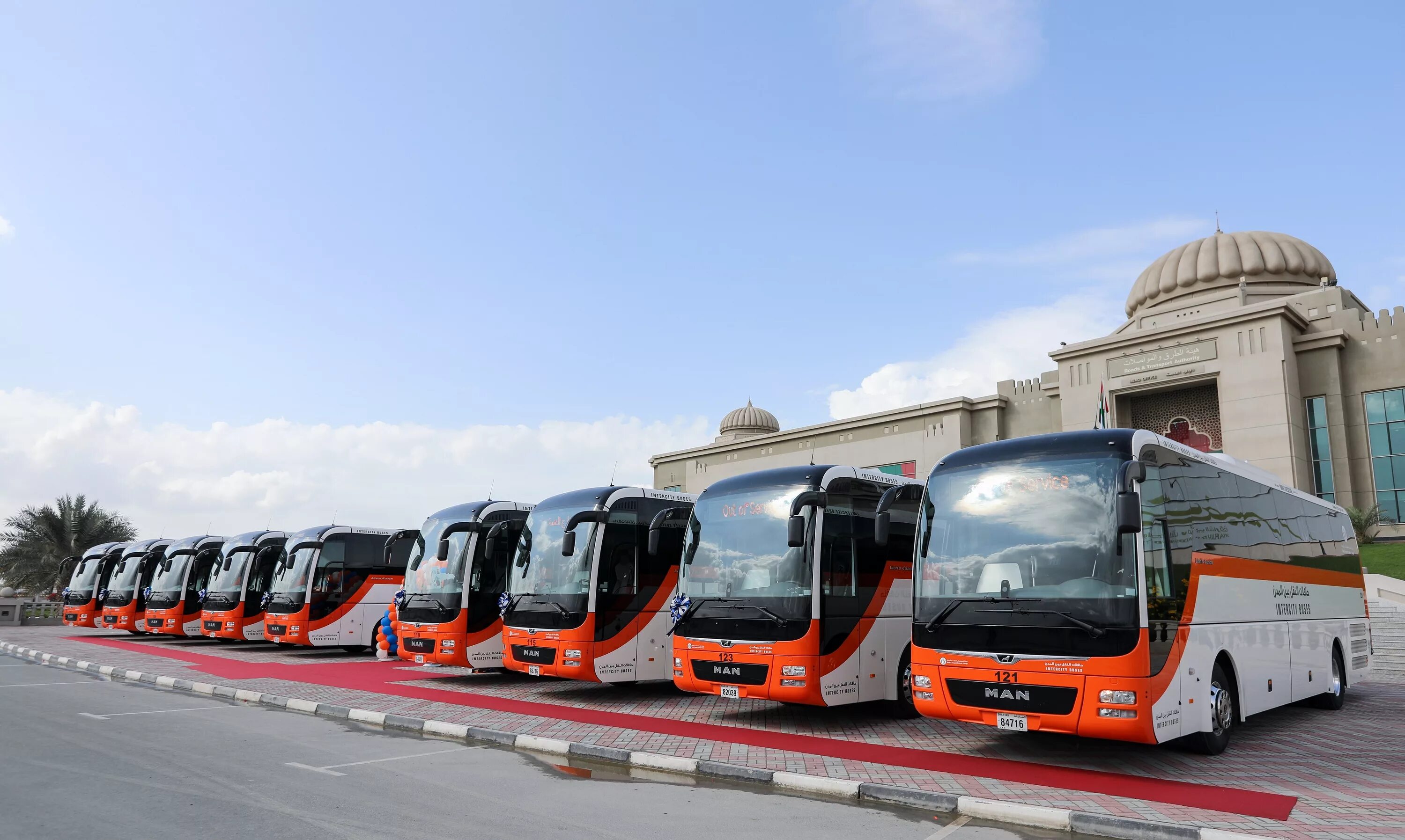 Автобус Дубай Абу Даби. Дубай transport. Общественный транспорт в Дубае. Автобусы в арабских Эмиратах.