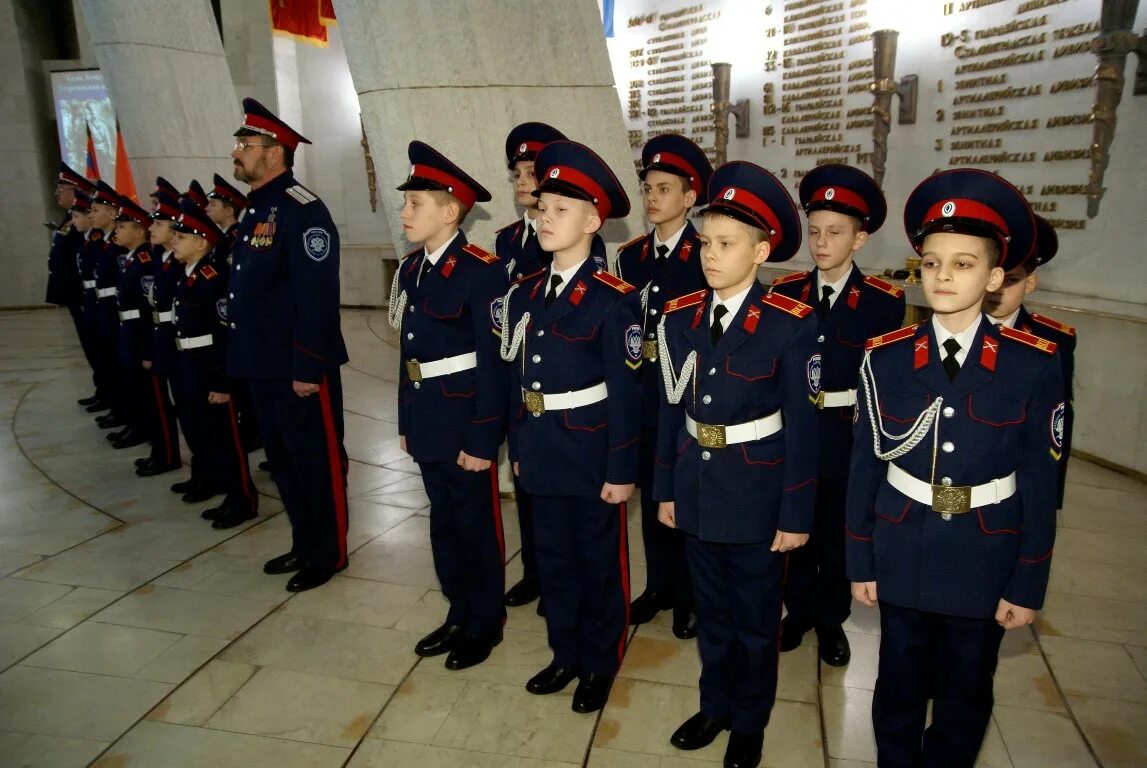 погоны мчс ефрейтора кк. парадная форма кадета. форма кадетов для мальчиков. кадетский магазин корнет. кадетский класс в московской школе 1504.