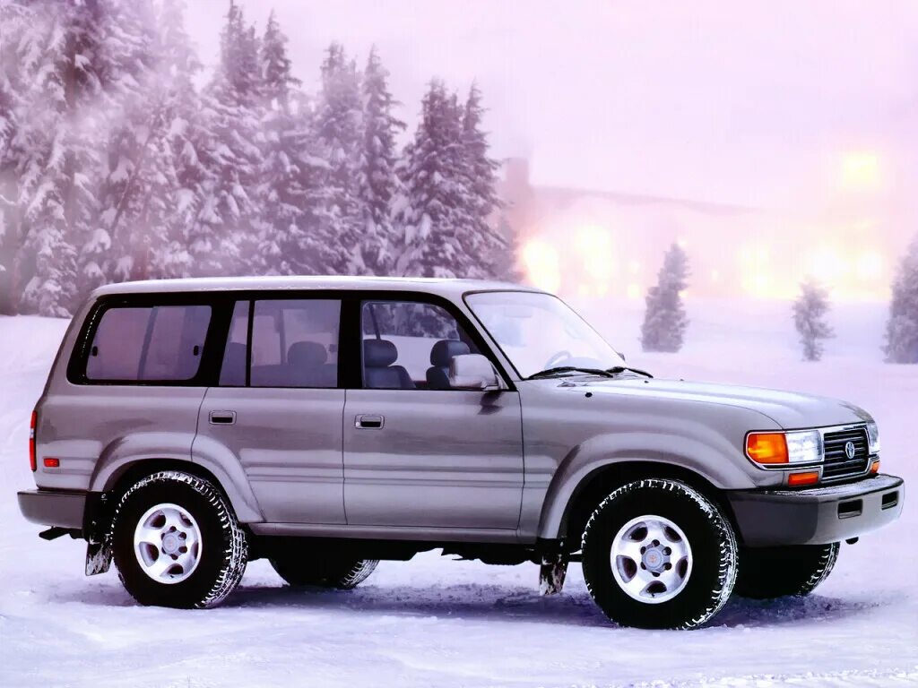 Масло ленд крузер 80. Ленд Крузер 80. Toyota Cruiser 80. Toyota lc80. Toyota Land Cruiser 80 1995.