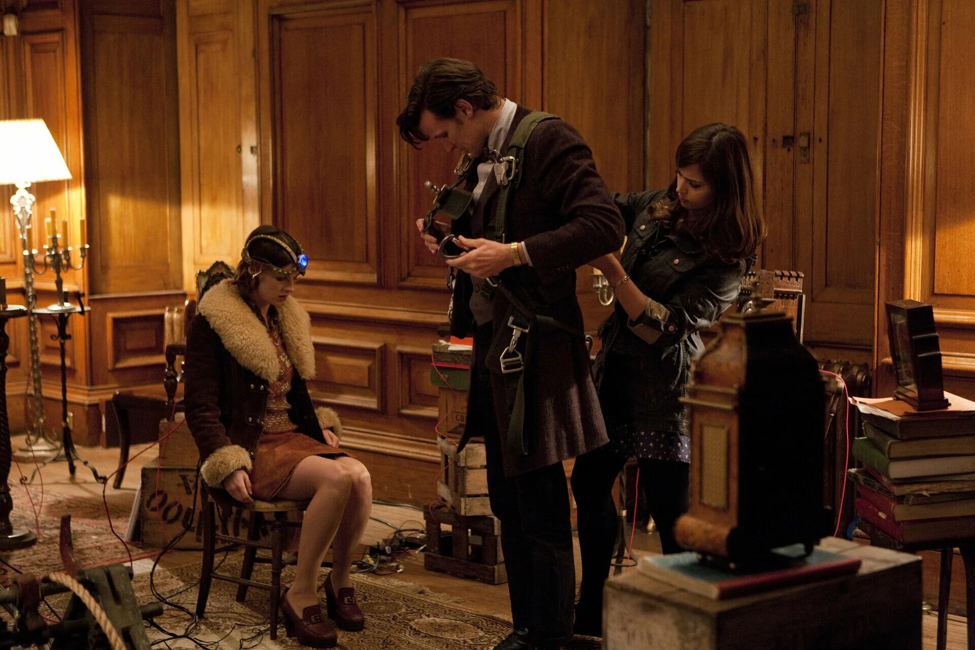 Доктор кто 9 сезон 7 серия клара. Доктор кто 7 4. 11 доктор 7 сезон. Одиннадцатый доктор кадры. Мэтт смит шерлок холмс.