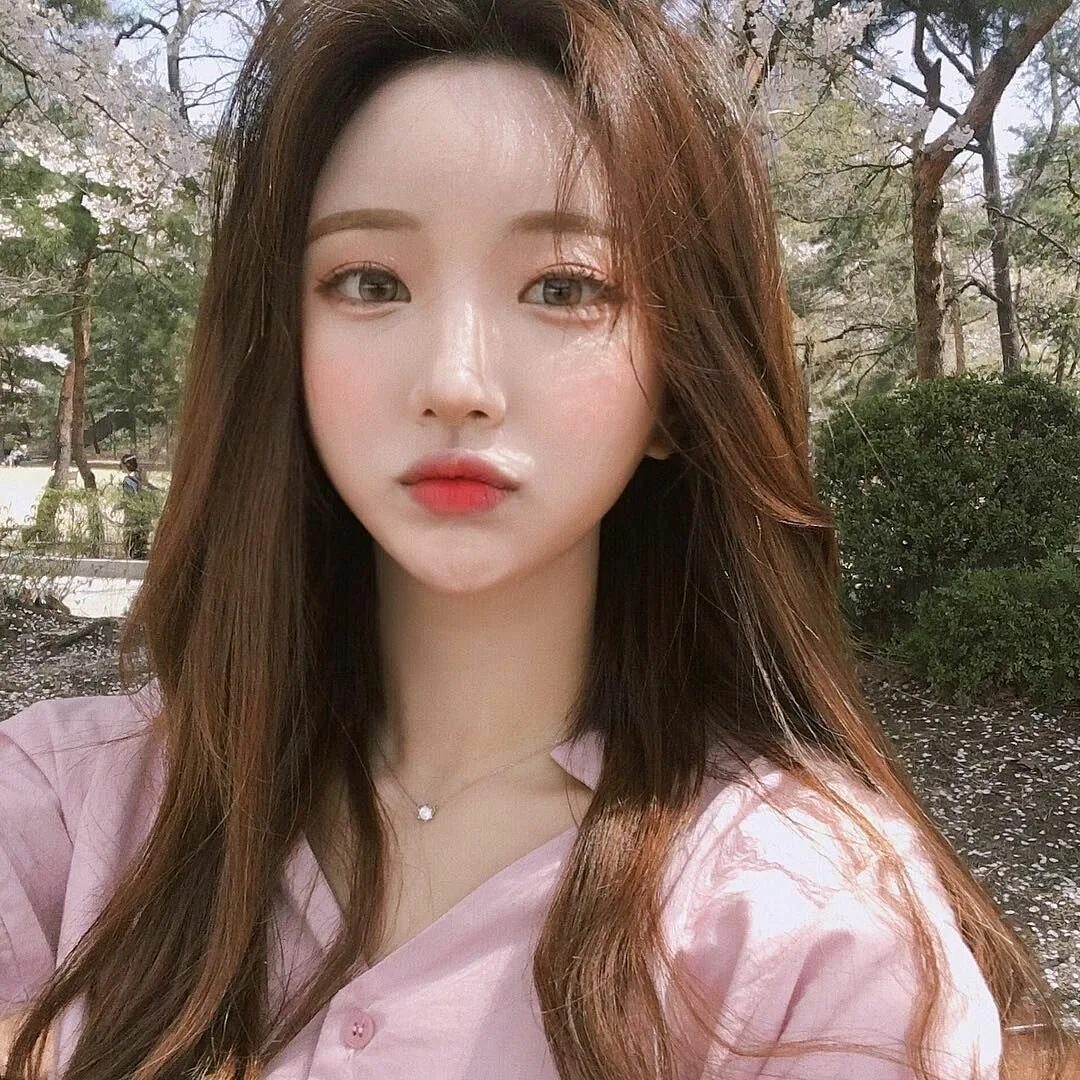 Актрисы с кукольной внешностью. Ким дабин кореянка 2021. Ким дабин кореянка без косметики. Красивые корейские девушки без макияжа. Как стать похожей на кореянку.