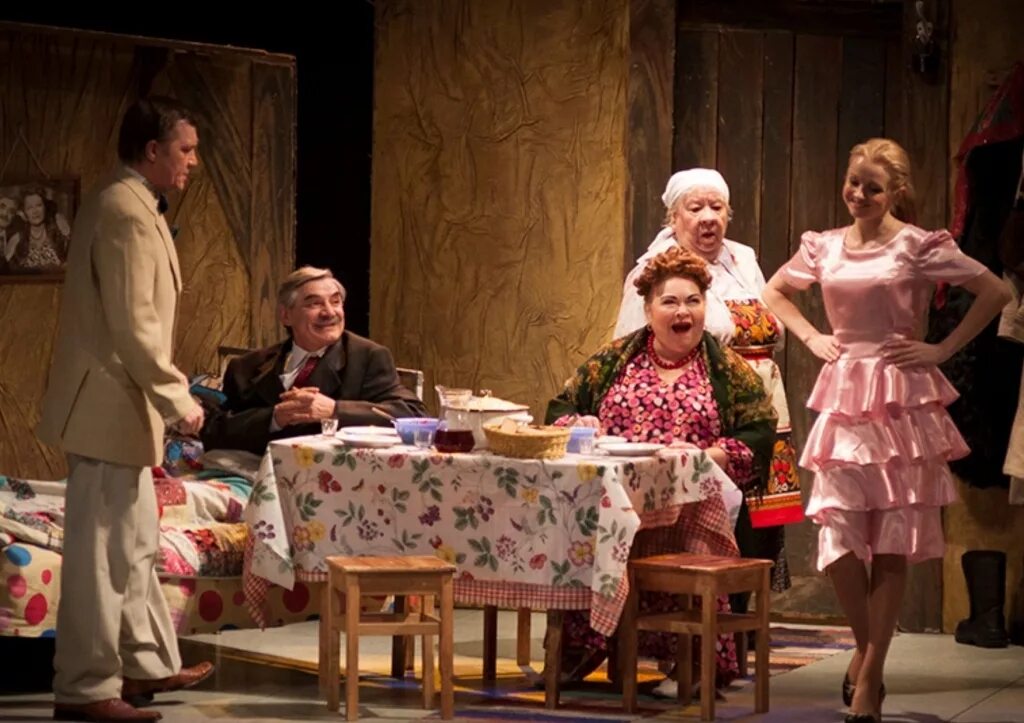 любовь не картошка спектакль с ниной усатовой. любовь не не выбросишь в окошко. любовь не картошка. любовь не картошка не выбросишь в окошко спектакль. нина усатова любовь не картошка.