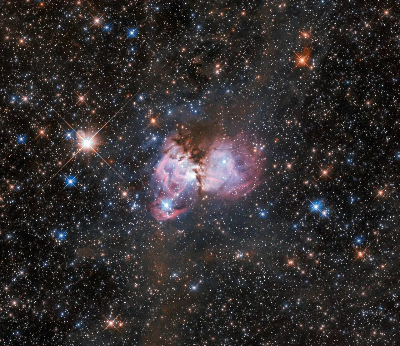 Далекие звезды от земли. НАСА телескоп Хаббл. Хаббл телескоп снимки космоса. Большое Магелланово облако Хаббл. Hubble телескоп снимки 2021.