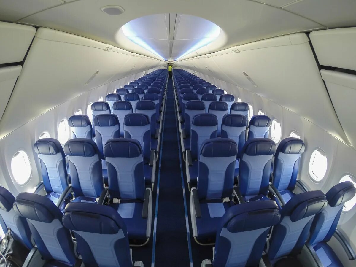 Салон самолёта Боинг 737-800. Нордстар Боинг 737-800 салон. Боинг 737 салон. Салон самолета Боинг 737