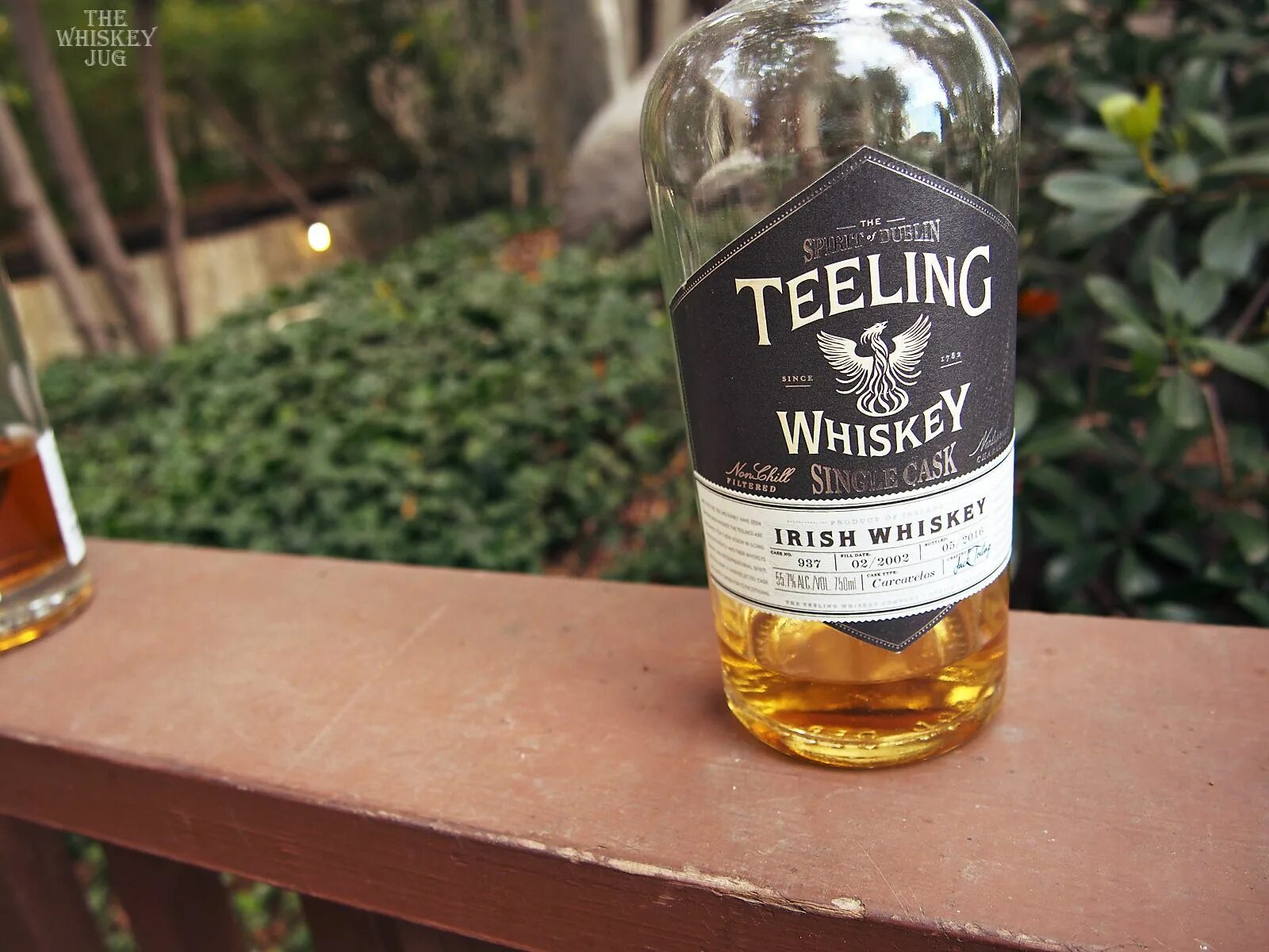 Irish whiskey the galtee mountain. Teeling Irish Whiskey. Ирландский виски 46 градусов. Виски ирландский Тиллинг. Teeling Whiskey 18 лет.