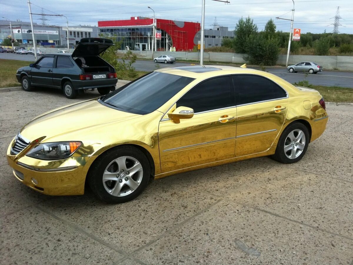 Rover 75 Золотая пленка. G35 Золотая пленка. Золотая машина. Машина золотого цвета.