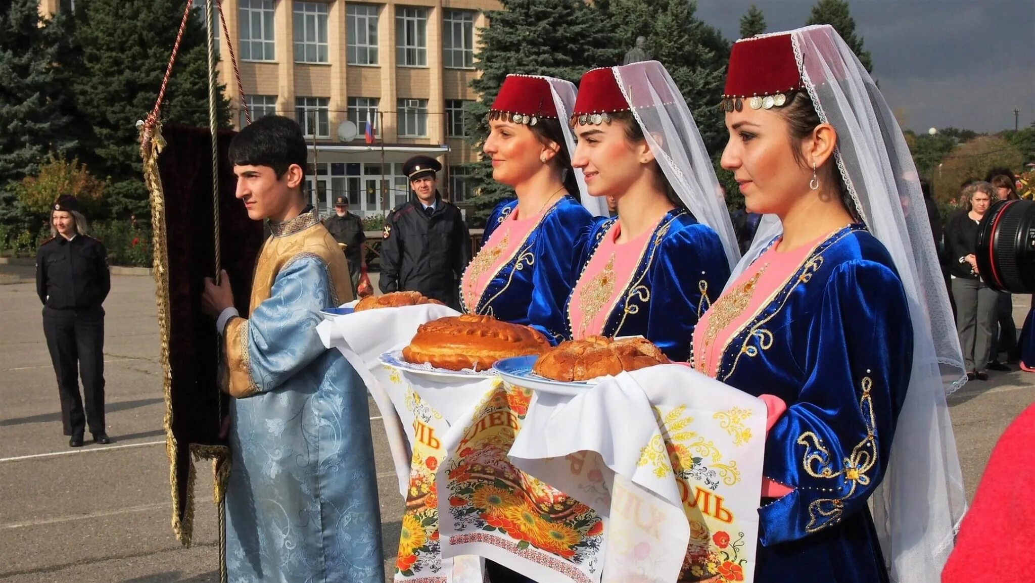 Как называются армяне