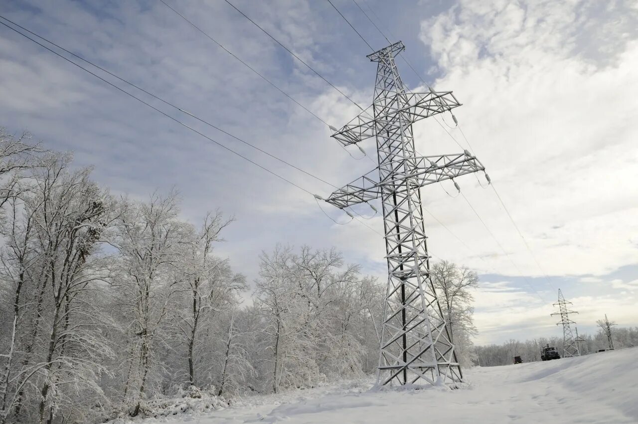 Т п энергия. Электрическая вышка 110 кв. ЛЭП 110кв Норильск. Опора 110 кв в горах. ЛЭП лесу 110 кв.