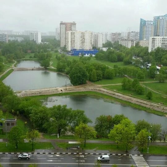 Кировоградские пруды. Парк Каскад кировоградских прудов Москва. Каскад кировоградских прудов Чертаново. Парк Каскад кировоградских прудов 2022. Каскадные пруды на Кировоградской.