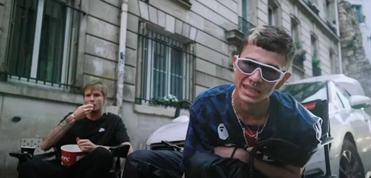 Obladaet стрижка. В то же время обладает. Очки обладает. Obladaet стрижка. Обладает прическа.