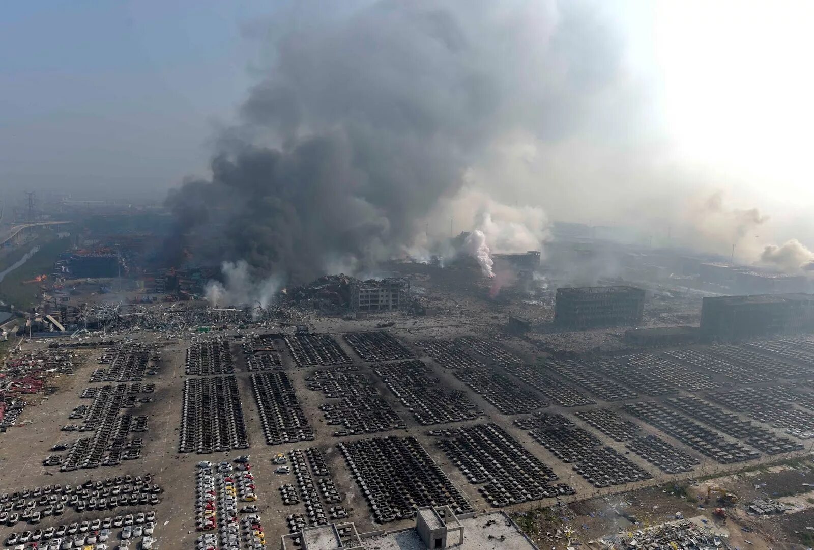 Тяньцзинь Биньхай взрыв. Взрыв в Тяньцзине 2015 видео. Взрывы в Тяньцзине фото. Сучжоу Китай химическая авария.