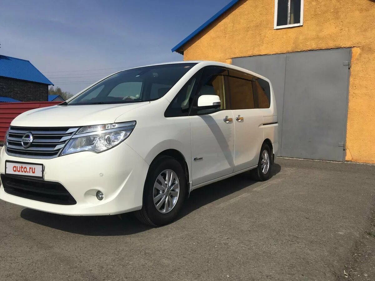 Купить ниссан минивэн. Nissan Serena 2014. Ниссан минивэн 2014. Ниссан Серена микроавтобус белый. Ниссан Серена 2015г авто.ру.