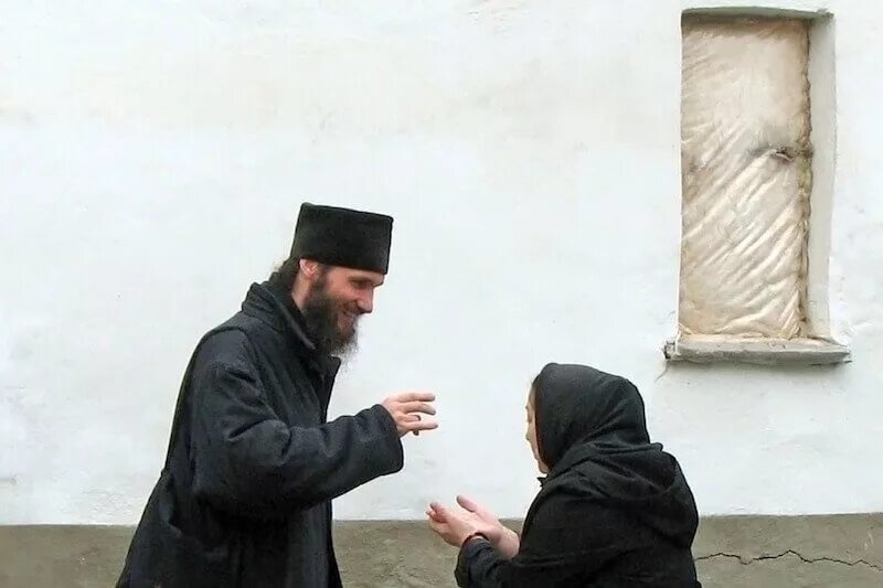 Получить благословение. Священник благословляет. Благословение священника. Благословение батюшки. Батюшка.