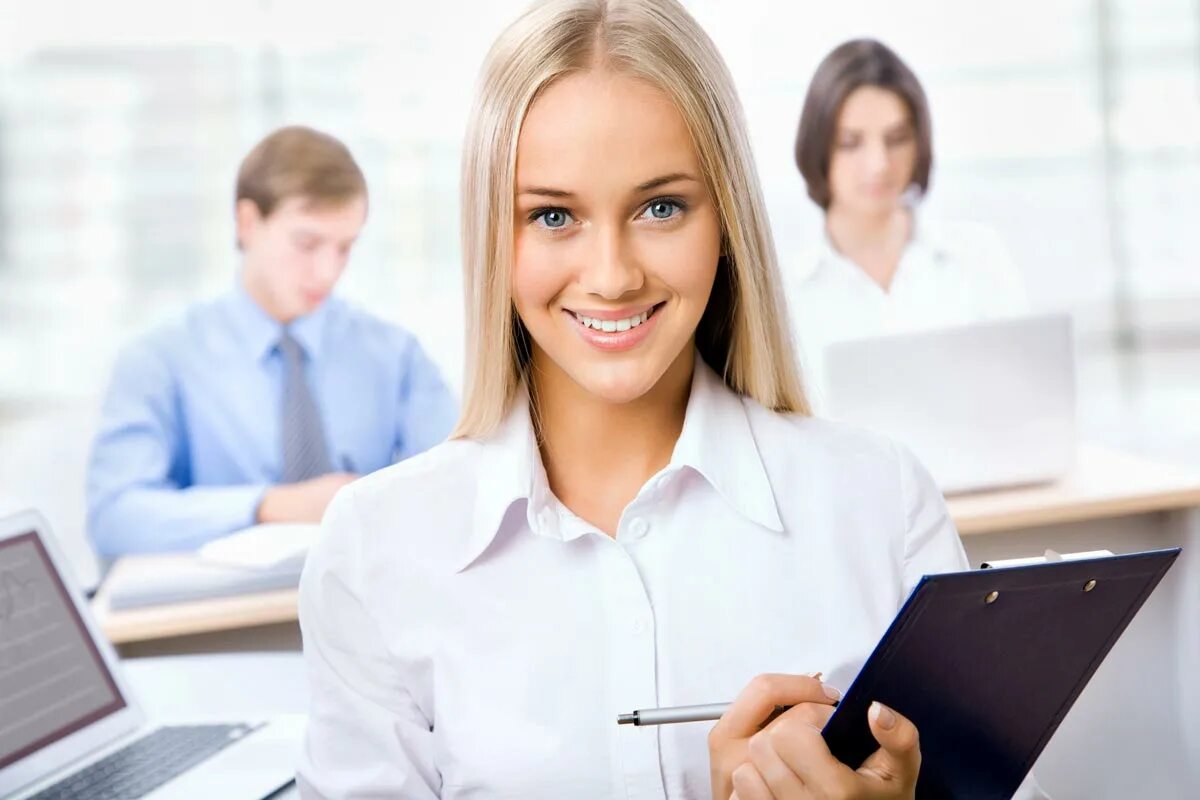 Семейное образование. Помощник в образовании. Девушка офис менеджер. Студенты инвалиды. Средние профессиональные учебные заведения.